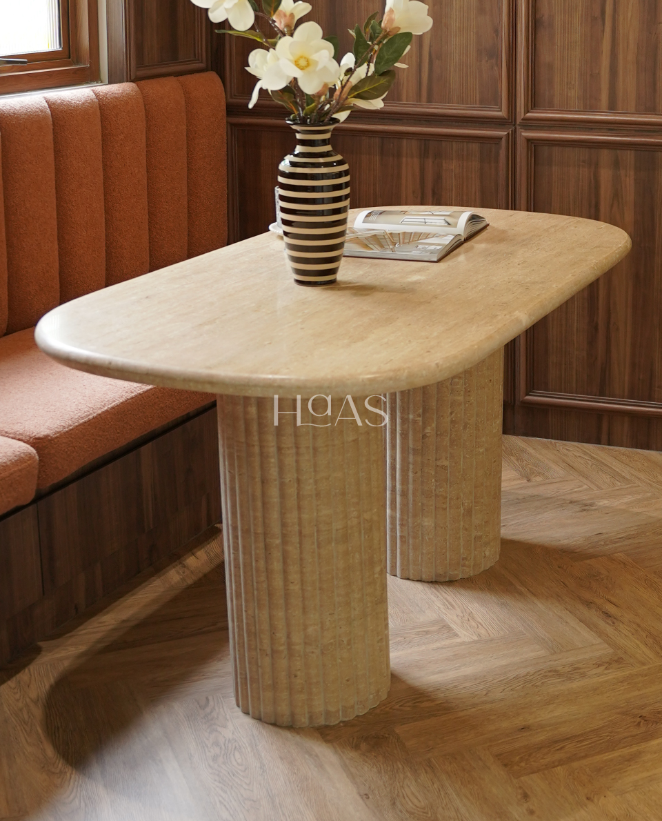 KAUM DINING TABLE